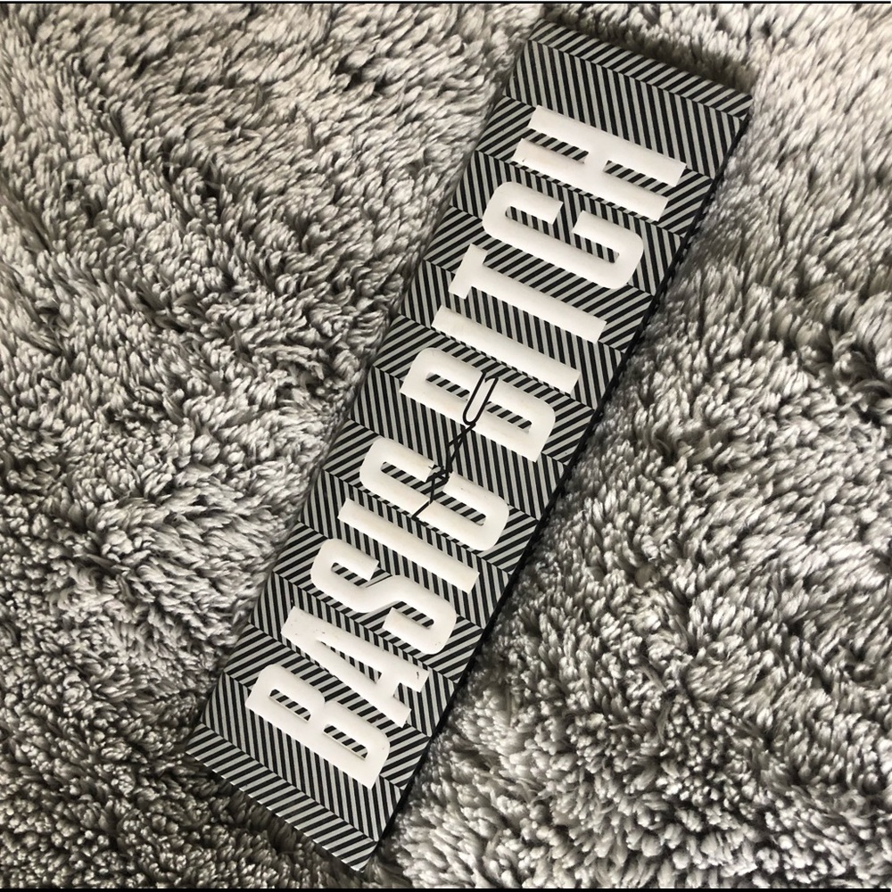 MAC Basic Bitch palette